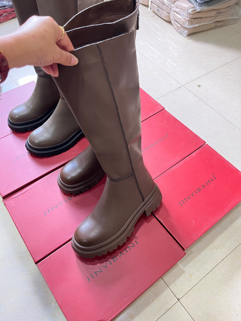 Fashionable Knee-High Back Zipper Boots